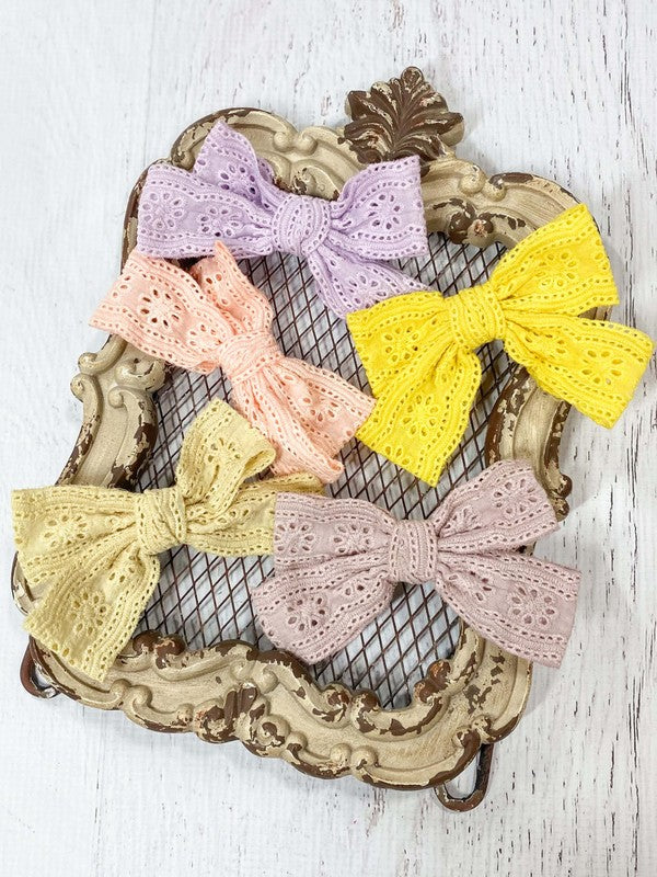 KIDS - Eyelet Bow Clippies - 3 Colors