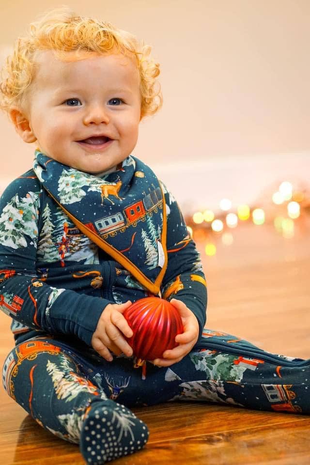 KIDS - North Pole Express Convertible Zippee - Preemie