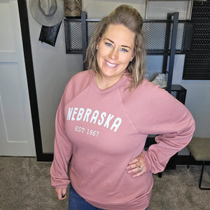 NEBRASKA Graphic Pullover Top