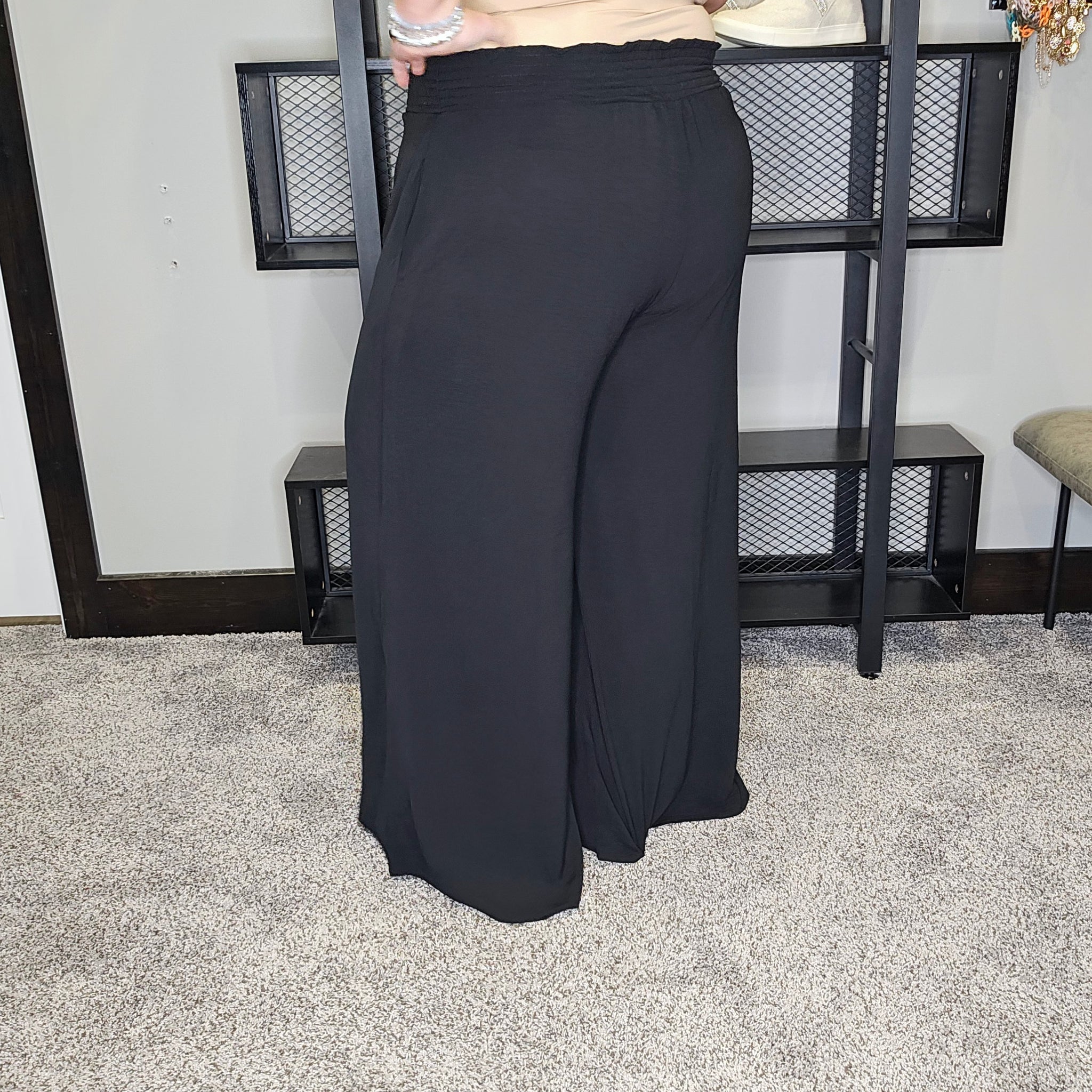 The Landon Wide Leg Pants - Black