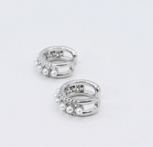 Pearly Ear Cuff - Silver - Treasure Jewels