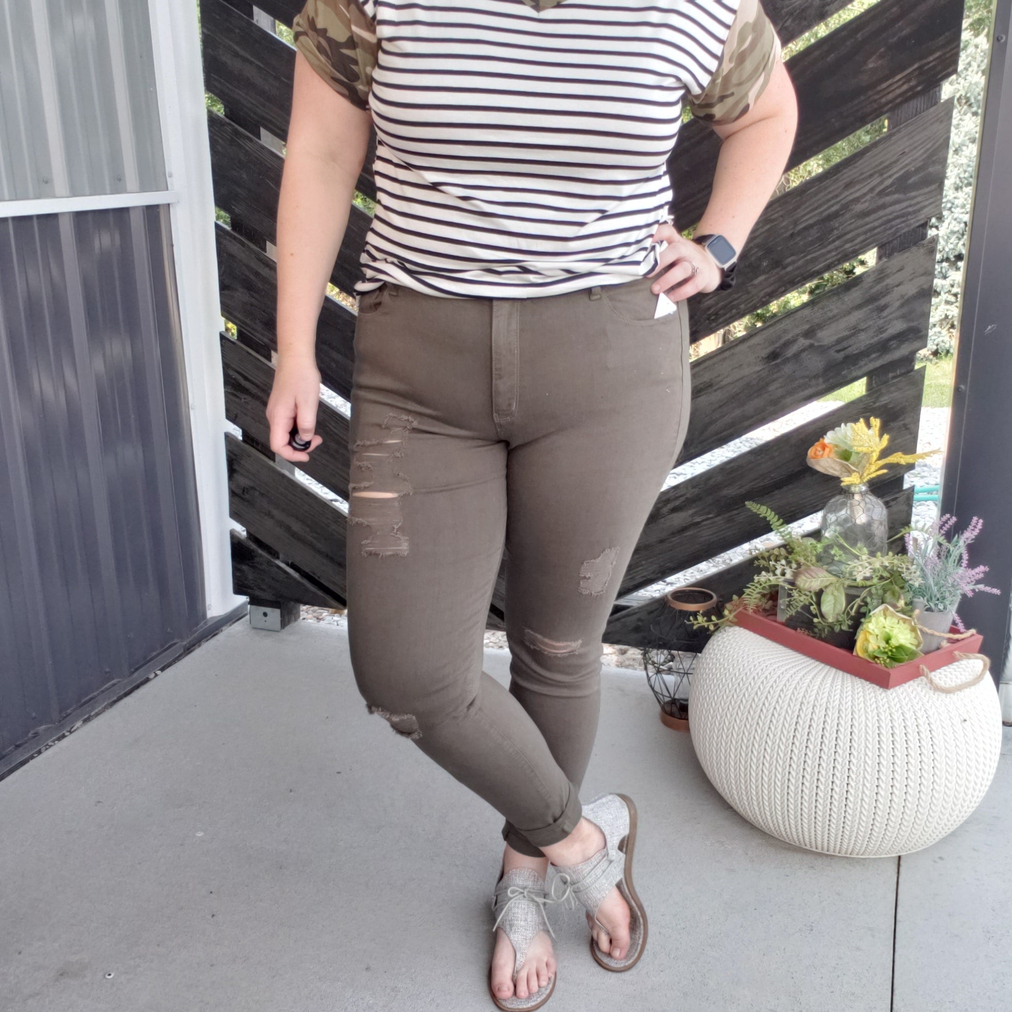 Fall Vibes Skinny Jeans - Olive