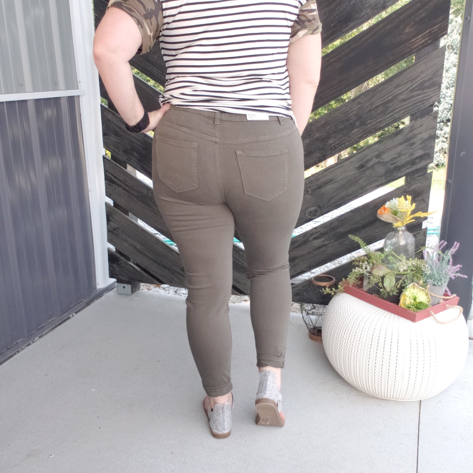 Fall Vibes Skinny Jeans - Olive
