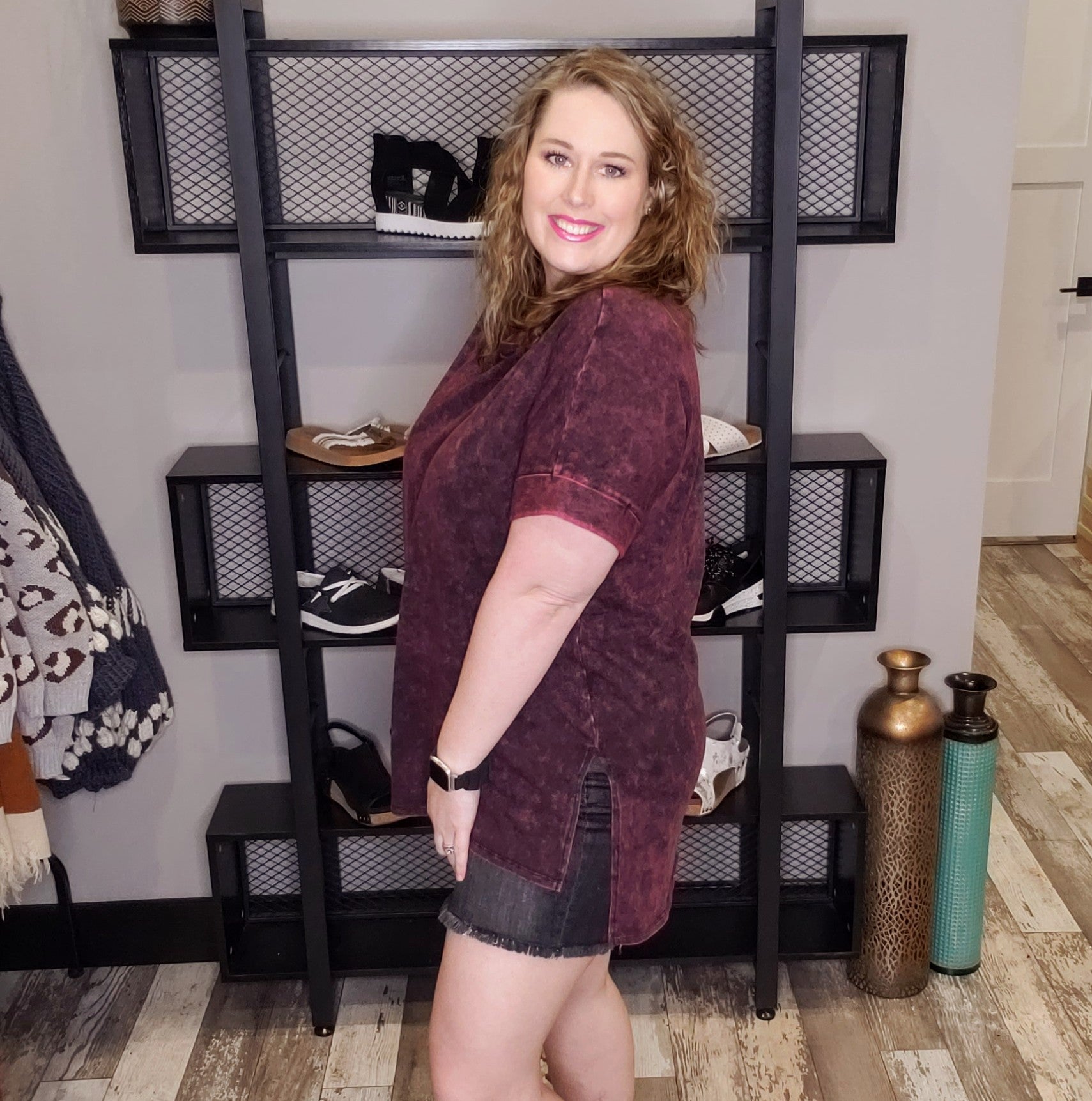 Mineral Wash Basic Top - Round Neck - Dark Burgundy