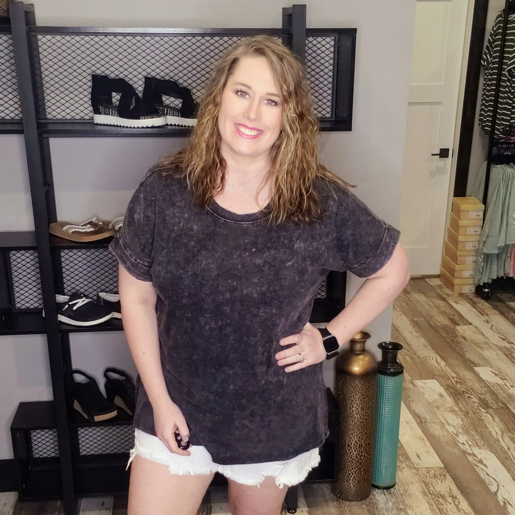 Mineral Wash Basic Top - Round Neck - Charcoal