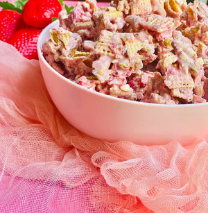 Strawberry Snack Mix - Chunk Nibbles